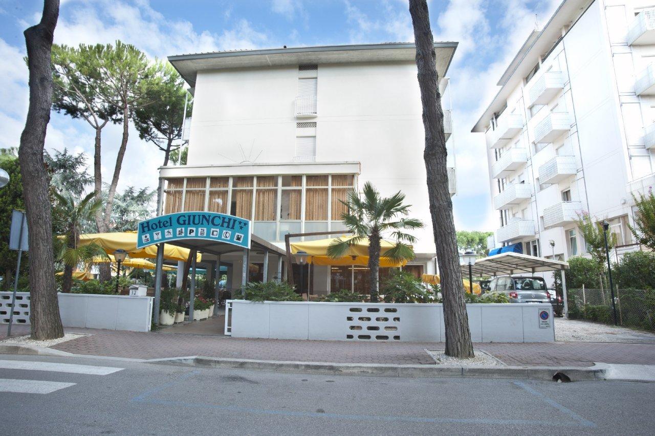 קרביה Hotel Giunchi מראה חיצוני תמונה