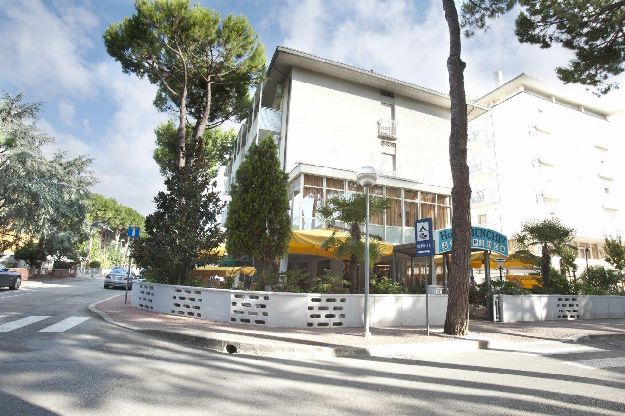 קרביה Hotel Giunchi מראה חיצוני תמונה