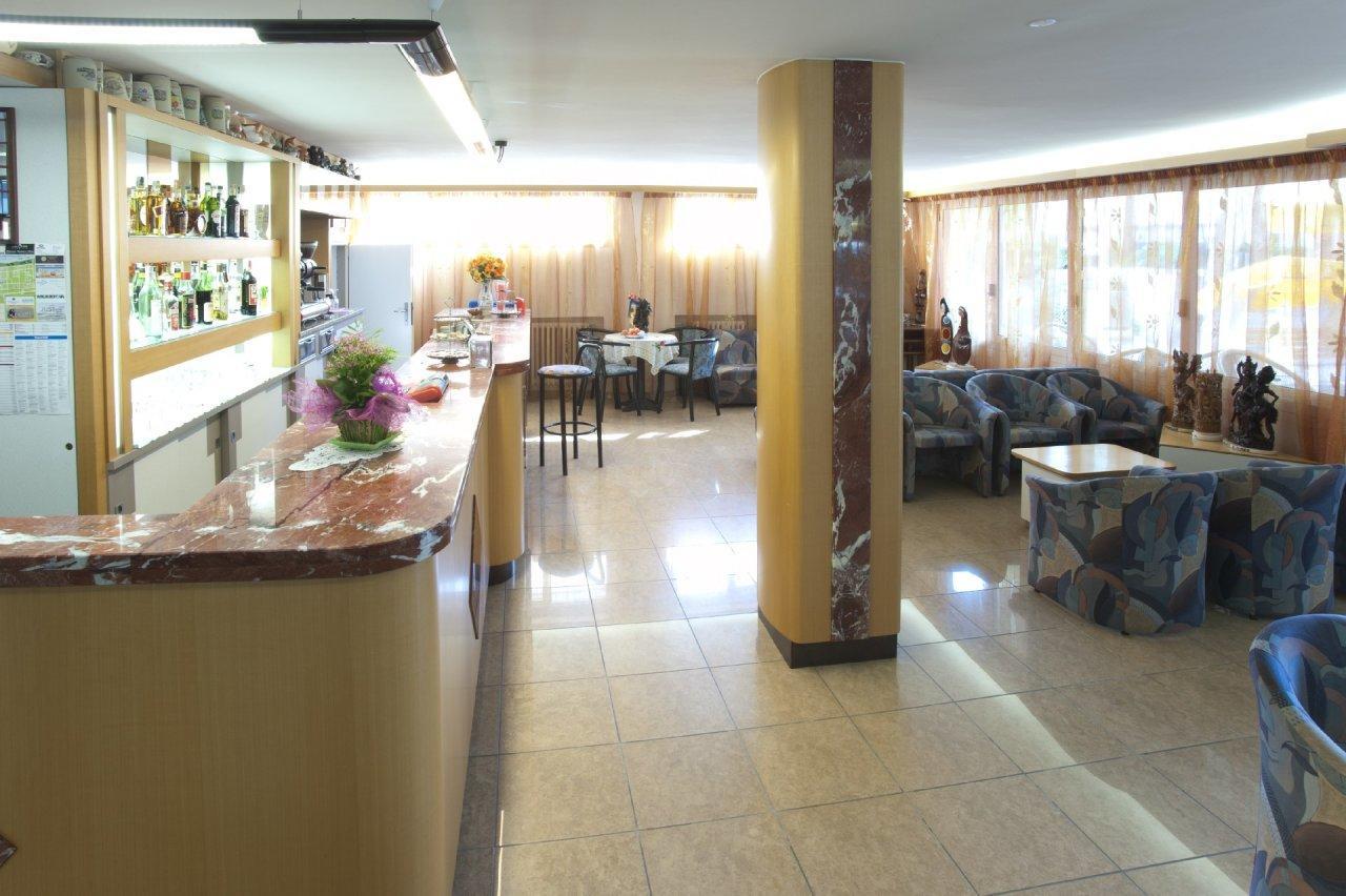 קרביה Hotel Giunchi מראה חיצוני תמונה